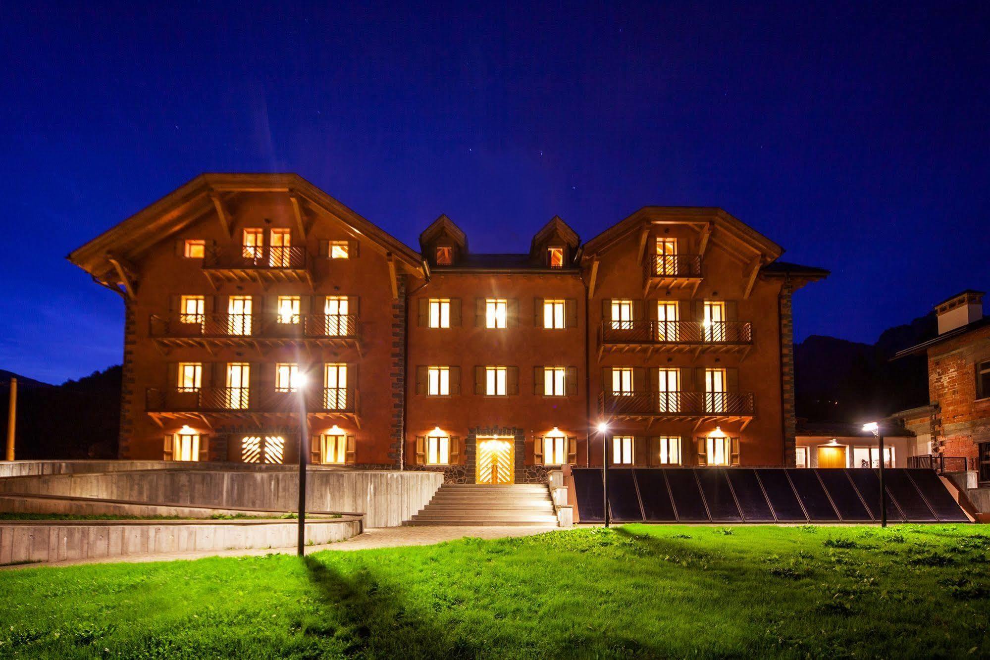 Hotel Lumen à Falcade Extérieur photo